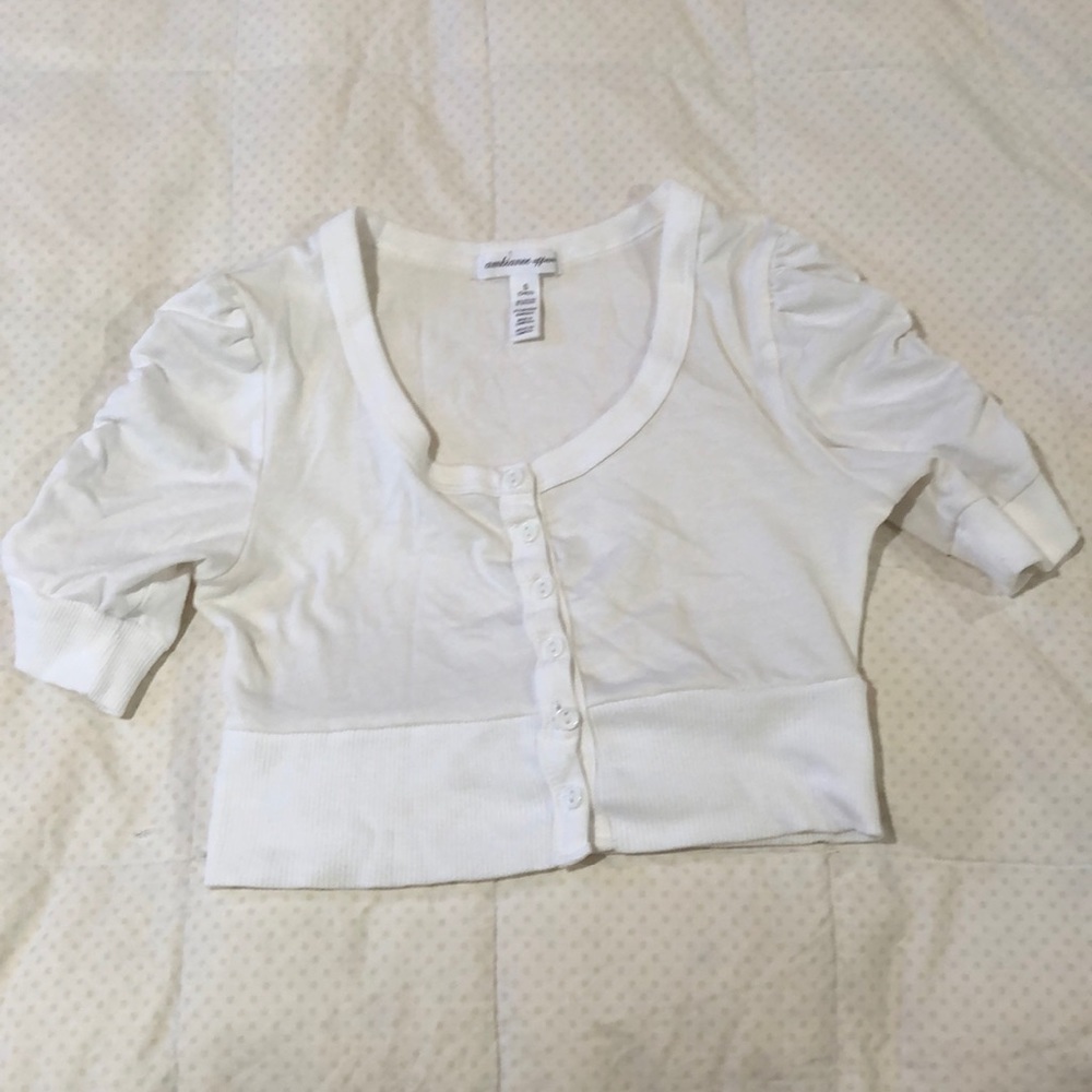 NWOT Ambiance Apparel fitted buttonup belly shirt